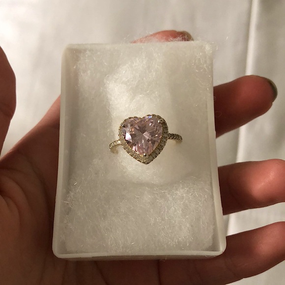 Jewelry - Pink heart ring
